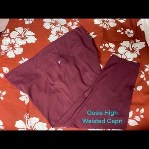 Fabletics Oasis High-Waisted Capri